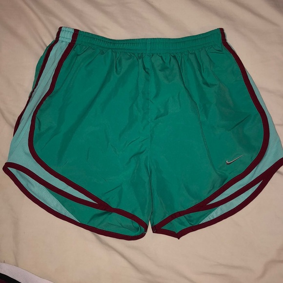 Four pair Nike dri-fit shorts size small - Picture 4 of 5